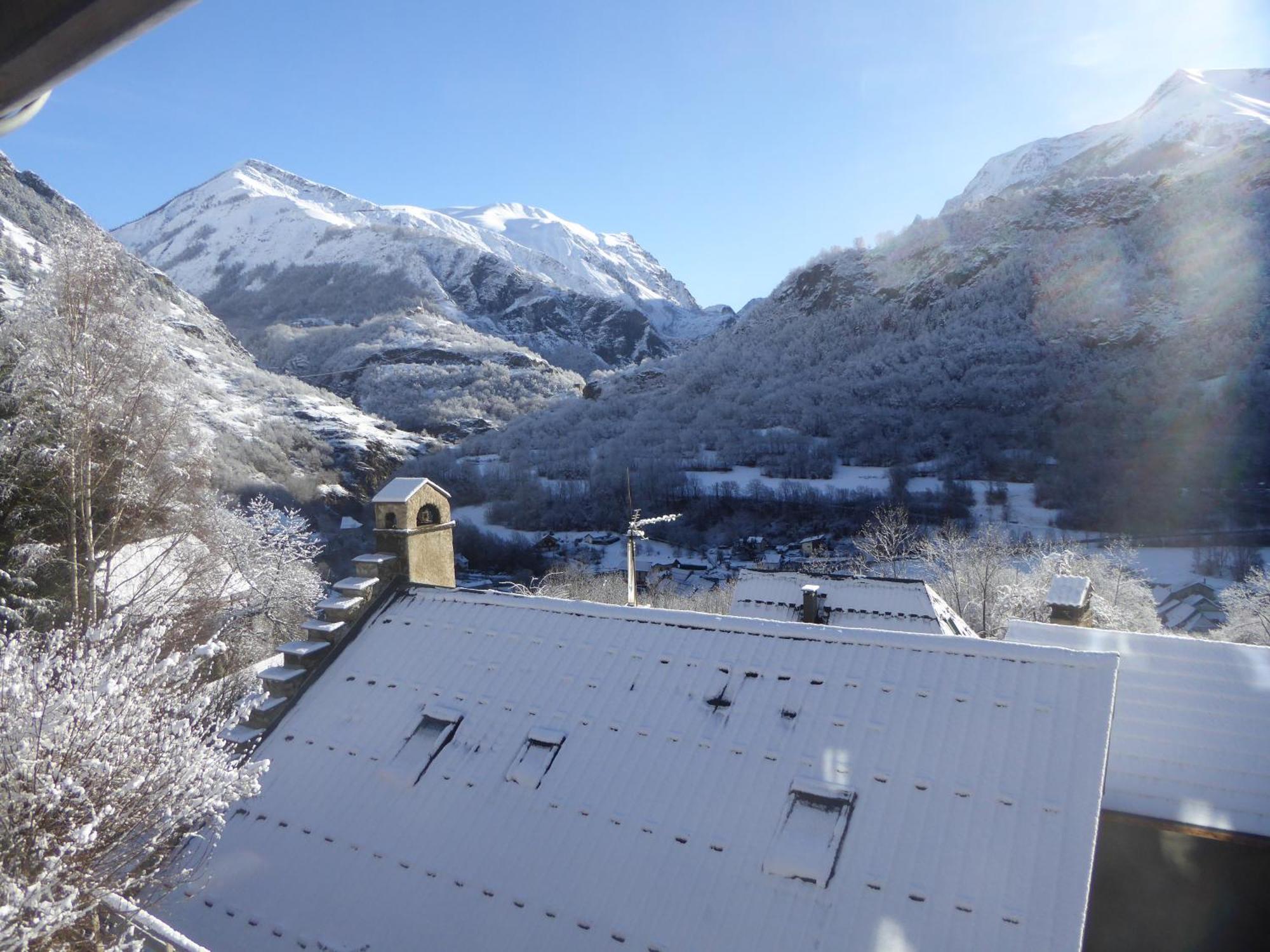 D'hote Calme Au Milieu D'un Jardin Au Freney D'oisans *